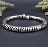 Mens Kada